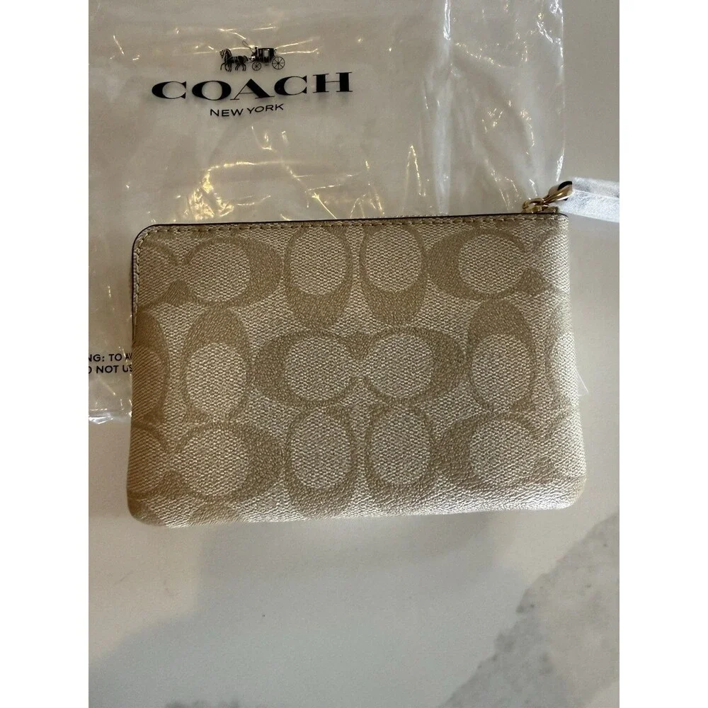 NWT COACH LEATHER WRISTLET WALLET CORNER ZIP SIGNATURE SADDLE STRIPE KHAKI WHITE